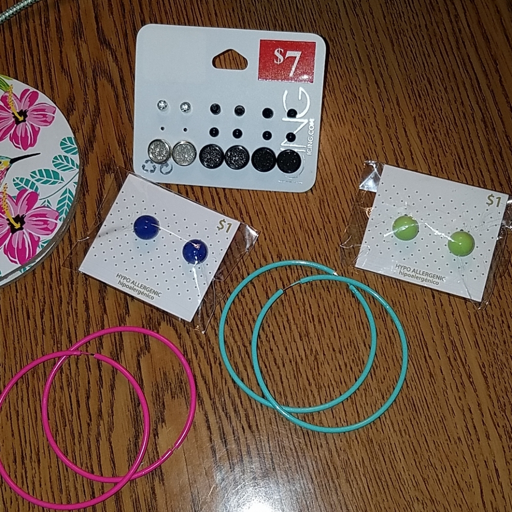 Bundle of earrings